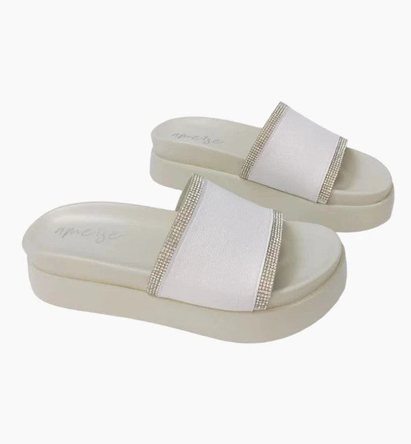 Ameise_Jenner_Slides_White